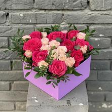 Цветочная композиция из Розы в коробке в Южно-Сахалинске