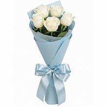 Букет 5 Белых роз Проуд в Южно-Сахалинске