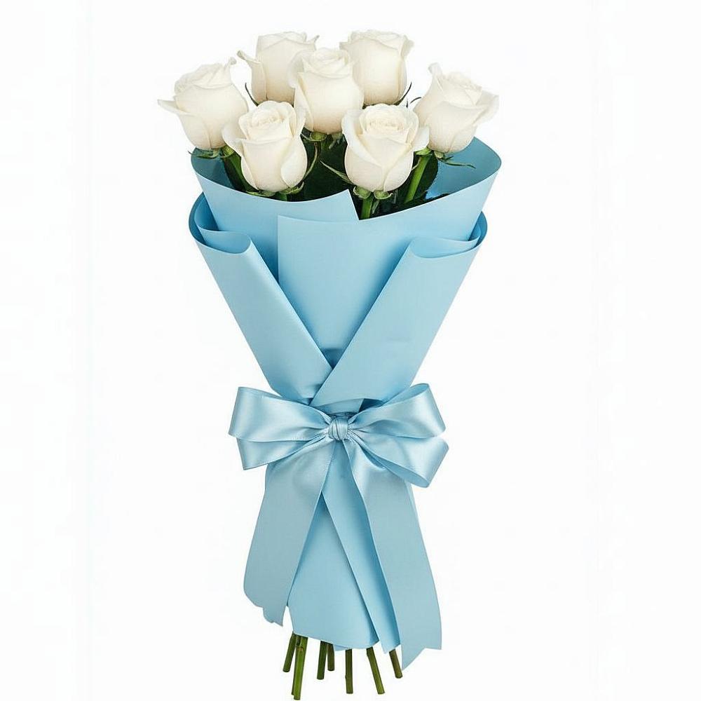Букет 7 белых роз Проуд в Южно-Сахалинске
