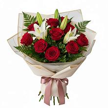 Букет цветов из:  Лилии и Розы #REPLACE_PRED# Южно-Сахалинске