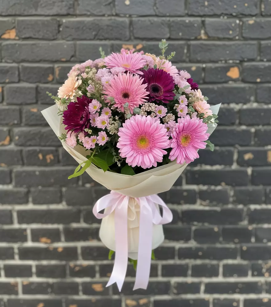 Букет цветов из: Герберы и Хризантемы в Южно-Сахалинске