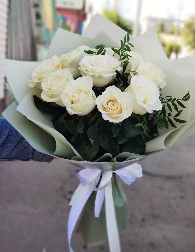 Букет Белые розы Проуд в Южно-Сахалинске