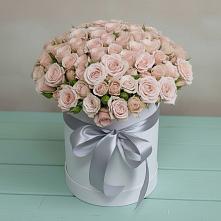 Цветочная композиция из Розы в шляпной коробке в Южно-Сахалинске