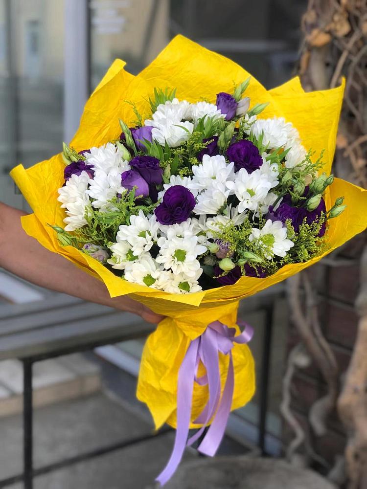 Букет цветов из: Ирисы, Хризантемы и Ромашки в Южно-Сахалинске
