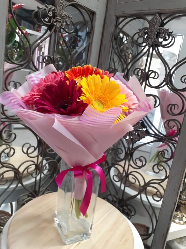 Букет цветов из: Герберы в Южно-Сахалинске