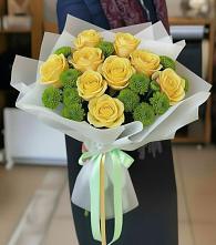 Букет цветов из:  Хризантемы и Розы в Южно-Сахалинске