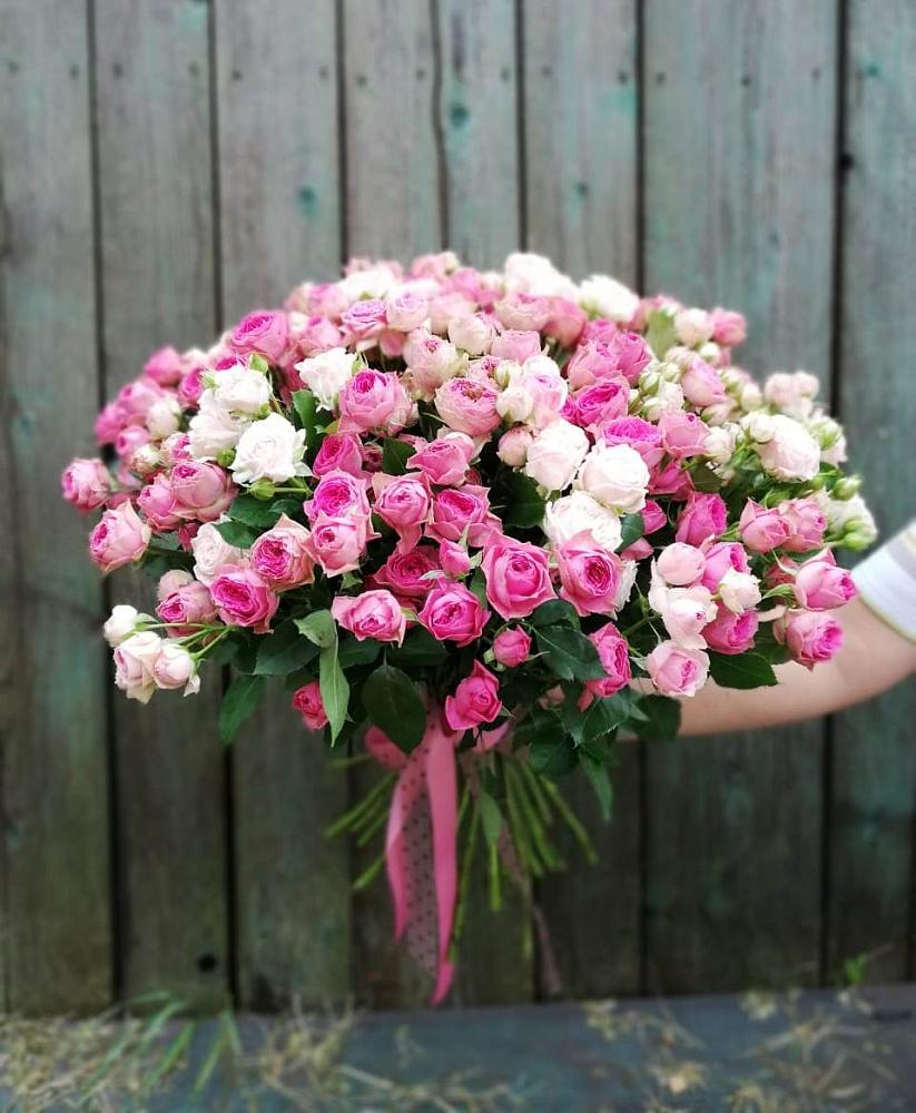Букет Розовые кустовые розы Натали и Лав Лидия в Южно-Сахалинске