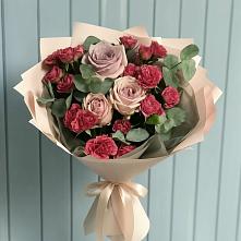 Букет цветов из:  Гвоздики и Розы в Южно-Сахалинске
